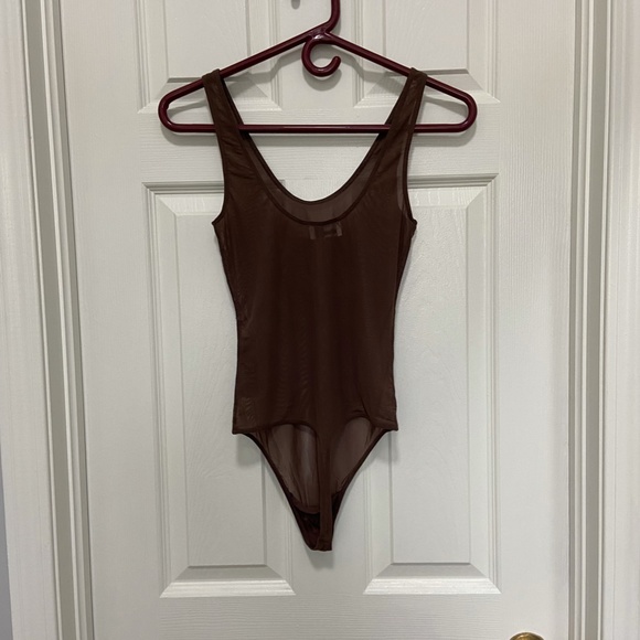 FREE WITH $15+ PURCHASE // Wilfred Free Sheer Bodysuit - Picture 7 of 9